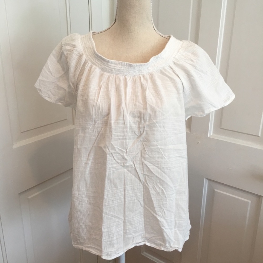 BEACHLUNCHLOUNGE Off Shoulder White Shirt Gauzy Neutral Cold Shoulder